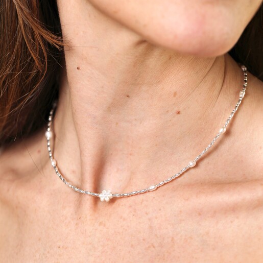 Close Up of Model Close Up of Pearl and Daisy Beaded Necklace in Silveron Model