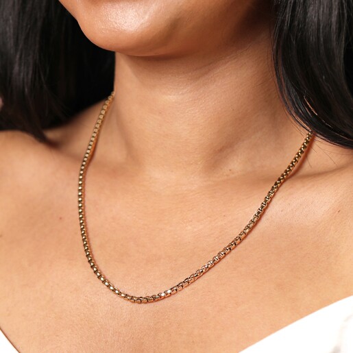 Close Up ofStainless Steel Box Chain Necklace in Gold on Model