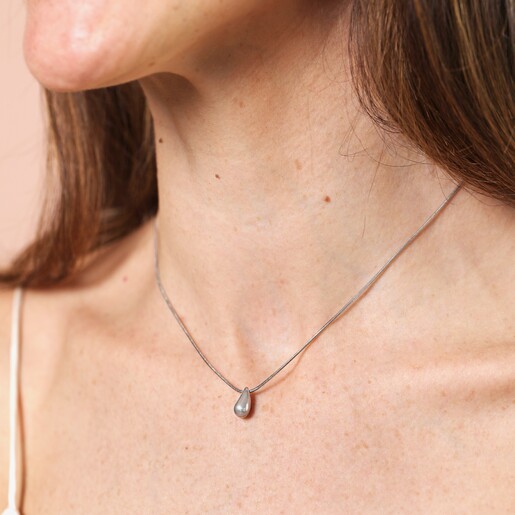 Close up model shot Stainless Steel Teardrop Necklace in Silver Close up on a model