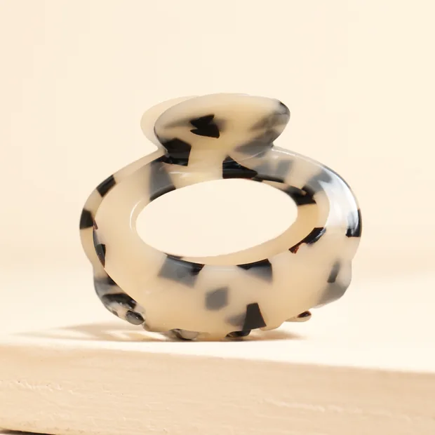 Tortoiseshell Oval Hair Claw Tortoiseshell Oval Hair Claw
