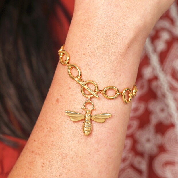 Chunky Bee Charm Bracelet in Gold