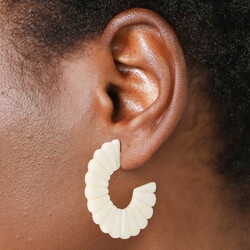 Cream Resin Scalloped Edge Hoop Earrings