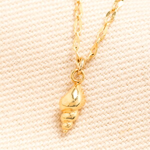 Mini Shell Pendant Necklace in Gold