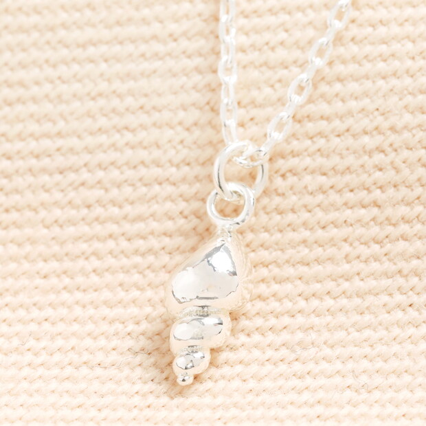 Mini Conch Shell Pendant Necklace in Silver