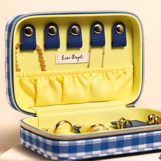 inside storage options of jewellery case