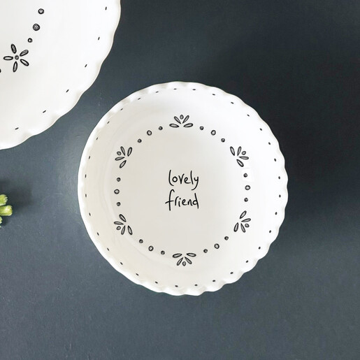 scalloped edge bowl in white