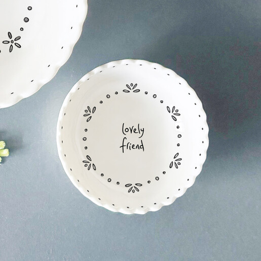 scalloped edge bowl in white