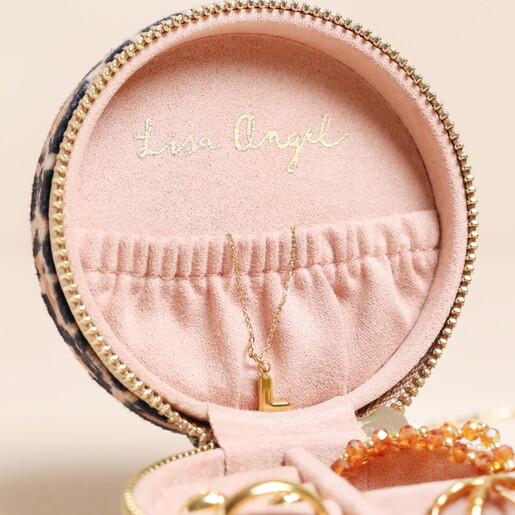 inside elasticated pouch