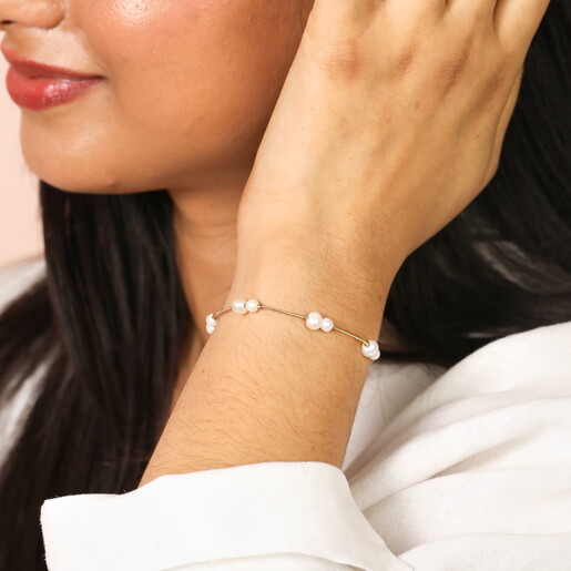 Pearl Snake Chain Charm Bracelet in Gold