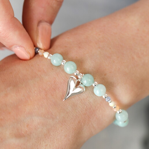 Green Heart Charm Beaded Bracelet in Silver