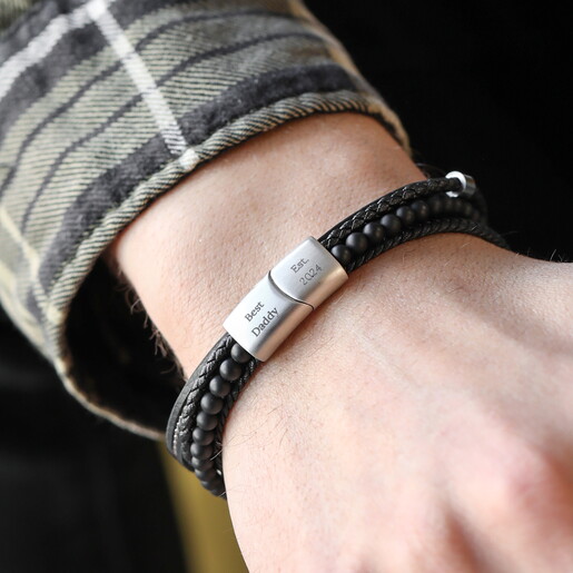 close of up of personalised magnetic clasp