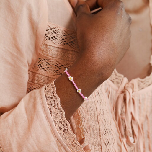 pink daisy beaded bracelet