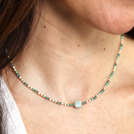 Semi-Precious Beaded Blue Oval Pendant Necklace in Gold