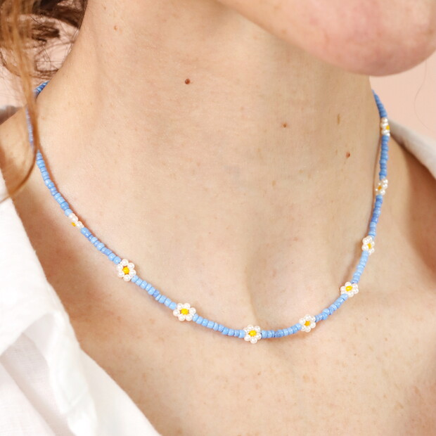Stainless Steel Blue Beaded Daisy Necklace in Gold