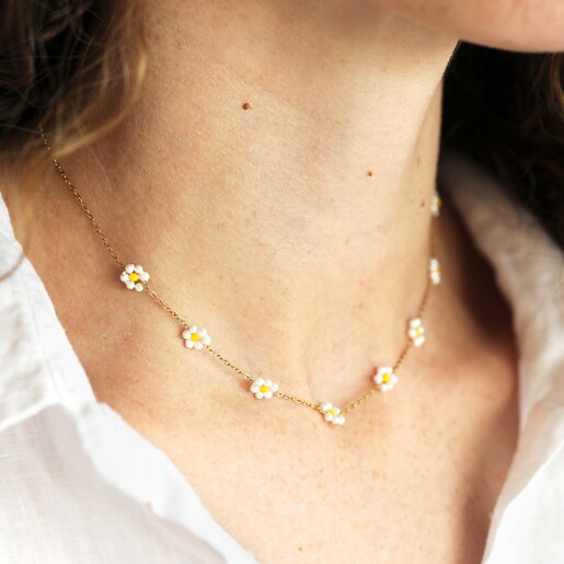 waterproof beaded daisy necklace in gold