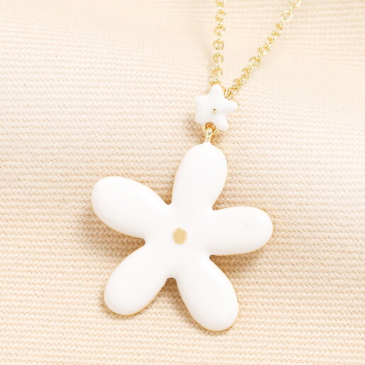 waterproof pendant necklace with flower pendant