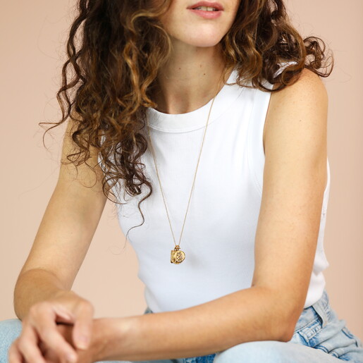 st christopher charms necklace in gold with long versatile chain