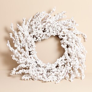 White Snowy Berry Decorative Wreath