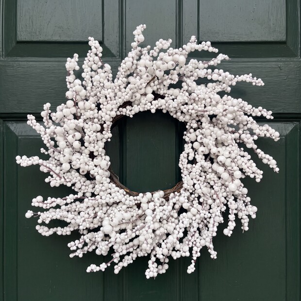 White Snowy Berry Decorative Wreath