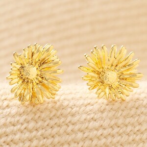 Tiny Birth Flower Stud Earrings in Gold - April Daisy