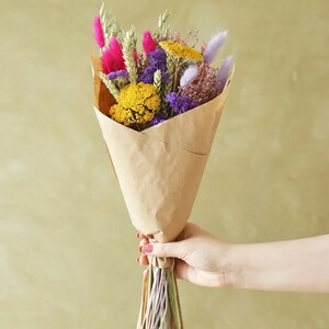 Bright Dried Flower Bouquet -UK Only